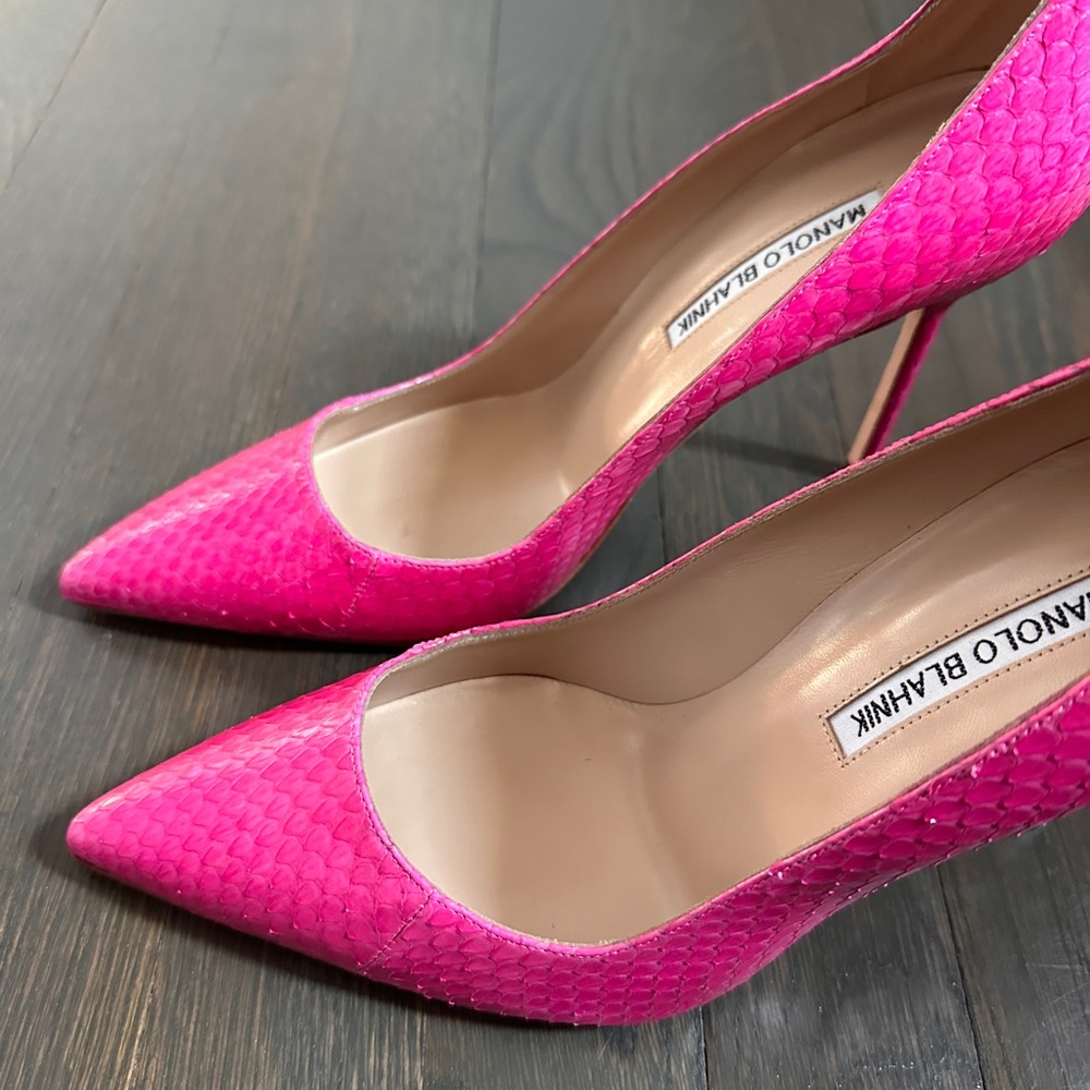 Manolo Blahnik Pink Snake Skin Pumps